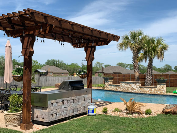 Patio pergola made out of wood in Red Oak