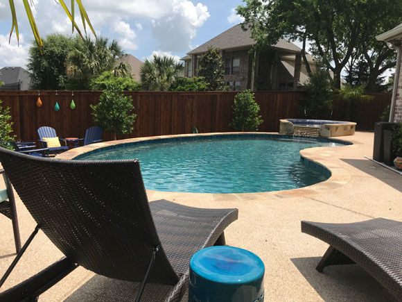 a custom swimming pool built by a Pool Builder in Waxahachie, Mansfield, TX, Red Oak, TX, Ovilla, Glenn Heights, Midlothian